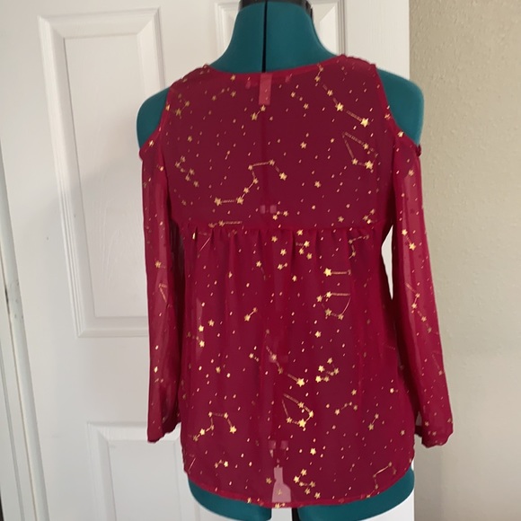 Speechless chiffon cold shoulder blouse. L - Picture 5 of 10